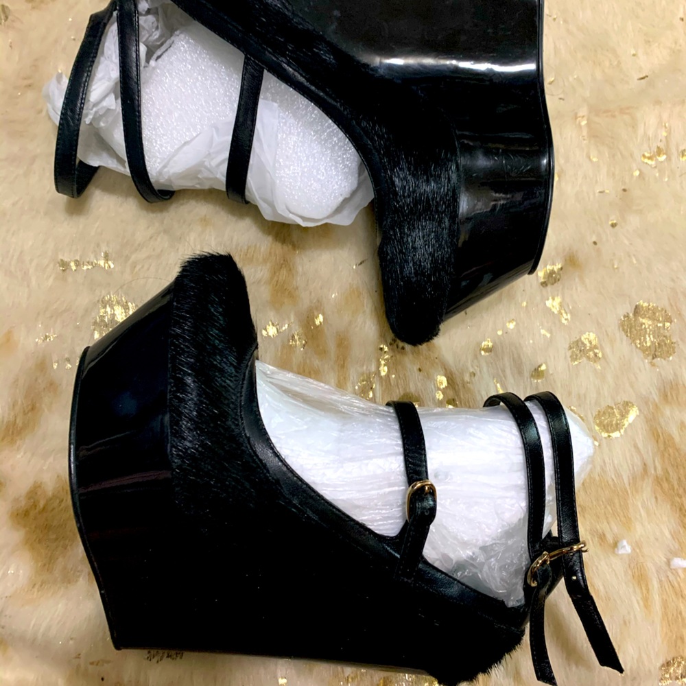 Fur wedge Jeffery Campbell Style